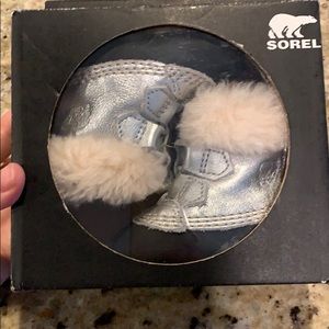 Baby sorel boots